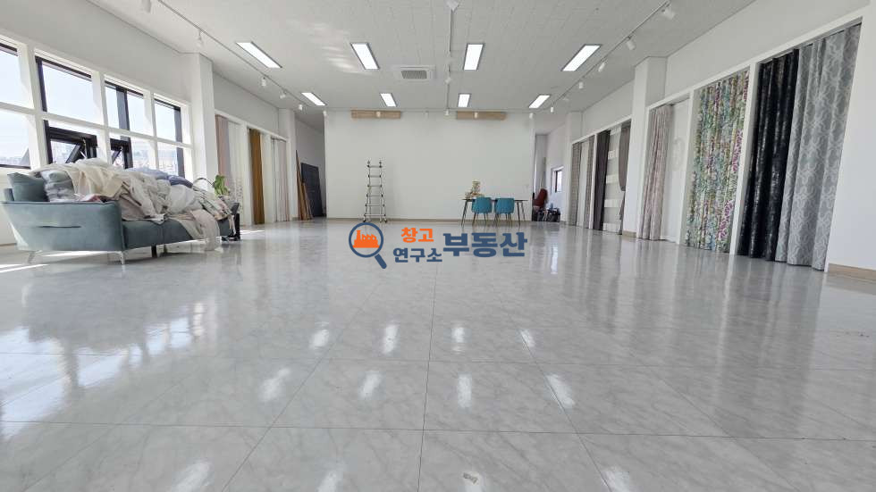 경기 고양일산서구 덕이동 #상가 #2층60평 #광고효과 #단독마당 #즉시입주 #전시장 매장 추천 #주차편리 월세 매물번호 17716 사진 5