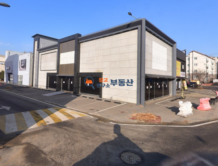 경기 파주시 야당동 #155평 #1종근생 #2층통건물 #무권리 #대형차가능 #즉시입주 #도로접 월세 매물번호 17737 사진 2