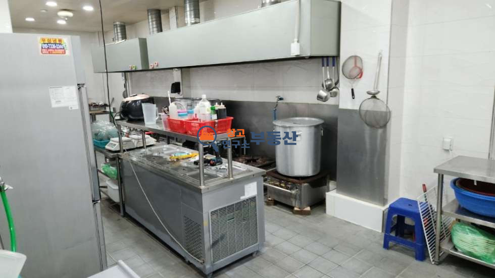 경기 고양덕양구 내유동 #83평 #상업시설 #식당시설완비 #대형주차장 #통일로대로변 #즉시입주 #시설비협의 #계획관리 월세 매물번호 17743 사진 6