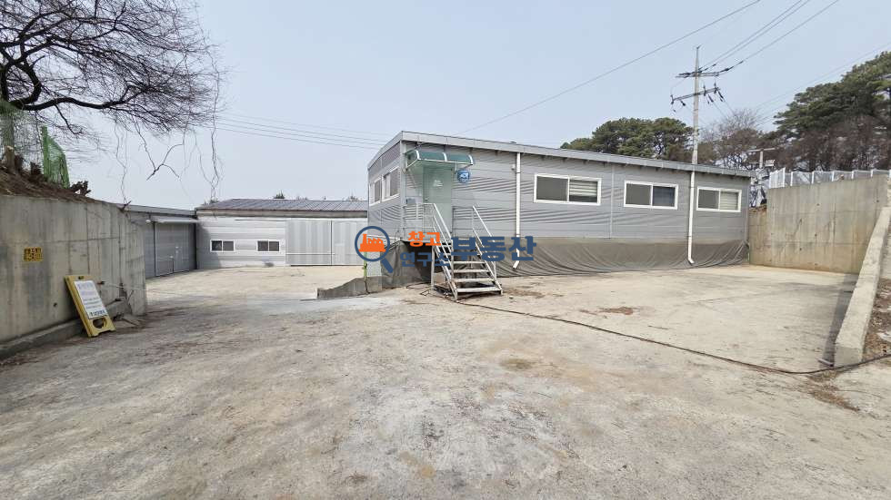 경기 파주시 하지석동 #실사용 약 350평 #연265평 #공장2동+사무동 #전기600kW #40피트 #외벽수리함 #추가가설천막 #넓은마당 #민원무 #즉시입주 #40피트 월세 매물번호 15811 사진 2