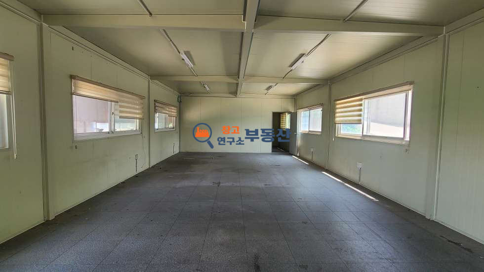 경기 파주시 하지석동 #실사용 약 350평 #연265평 #공장2동+사무동 #전기600kW #40피트 #외벽수리함 #추가가설천막 #넓은마당 #민원무 #즉시입주 #40피트 월세 매물번호 15811 사진 13