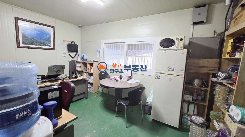 경기 파주시 동패동 #60평 #가설30평 #2종제조 #대형차량 #내부사무실 #복층선반 #삽다리IC #단독마당 월세 매물번호 17641 사진 4