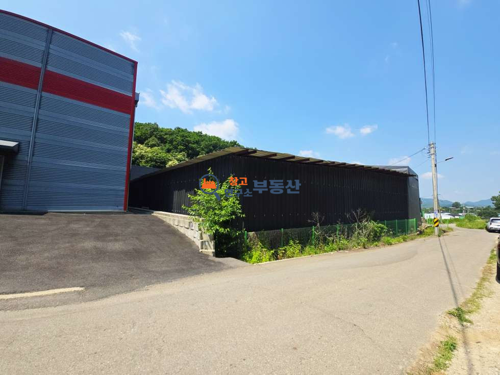경기 파주시 탄현면 만우리 #2종제조매매 #대748평 #연281평 #총4동 #대형단독마당 #대형차가능 #실사용추천 #평당334 매매 매물번호 17739 사진 11