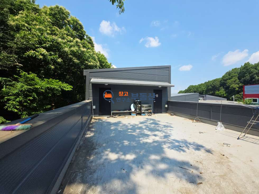 경기 파주시 탄현면 만우리 #2종제조매매 #대748평 #연281평 #총4동 #대형단독마당 #대형차가능 #실사용추천 #평당334 매매 매물번호 17739 사진 18