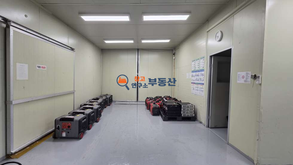 경기 파주시 문산읍 내포리 #연176평 #2종제조 #116평+60평 두동 임대 #동간연결 #단독마당 #내부사무실 #내부화장실 월세 매물번호 17778 사진 5