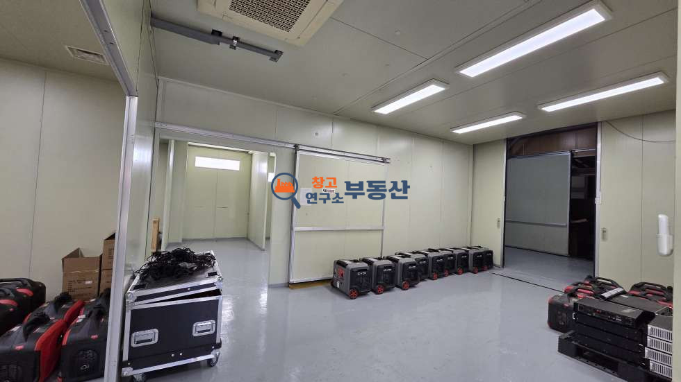 경기 파주시 문산읍 내포리 #연176평 #2종제조 #116평+60평 두동 임대 #동간연결 #단독마당 #내부사무실 #내부화장실 월세 매물번호 17778 사진 13