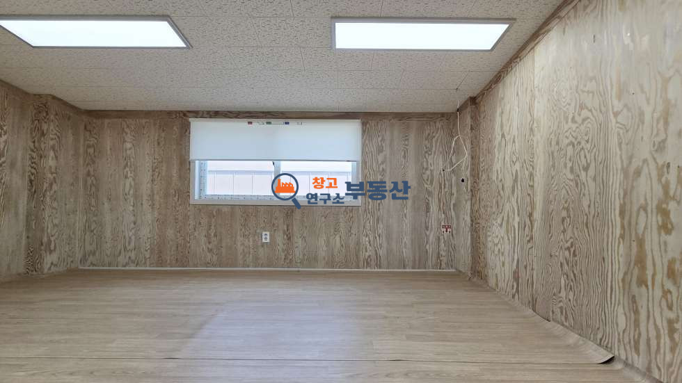 경기 파주시 문산읍 내포리 #연176평 #2종제조 #116평+60평 두동 임대 #동간연결 #단독마당 #내부사무실 #내부화장실 월세 매물번호 17778 사진 15