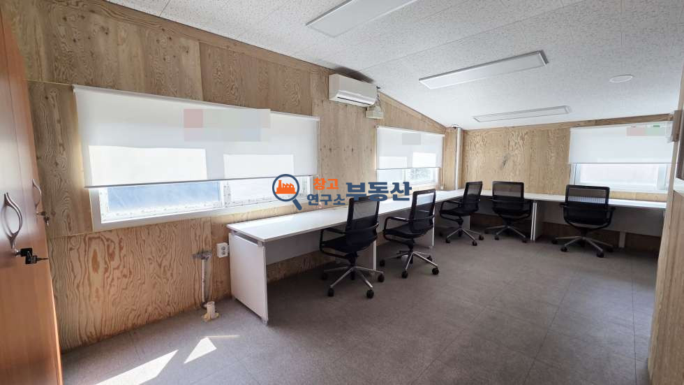 경기 파주시 문산읍 내포리 #연176평 #2종제조 #116평+60평 두동 임대 #동간연결 #단독마당 #내부사무실 #내부화장실 월세 매물번호 17778 사진 22
