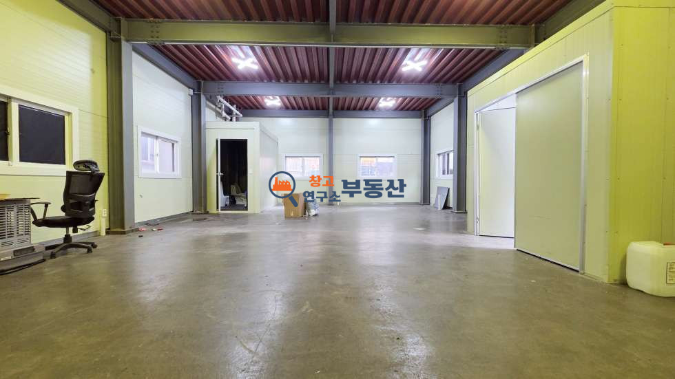 경기 파주시 신촌동 #연60평 #공장 #1층30평+2층30평 #내부사무실 #내부화장실 #컨디션굿 월세 매물번호 17731 사진 2
