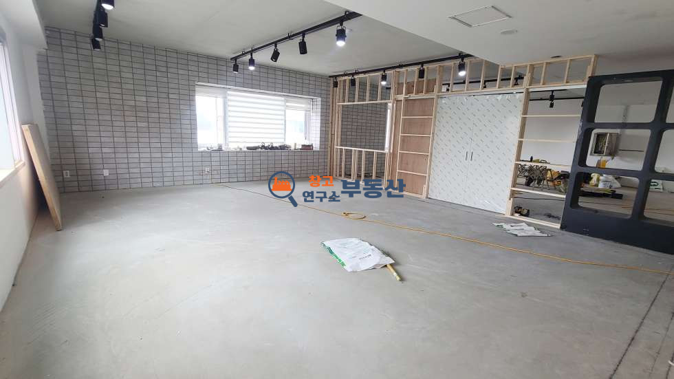 경기 파주시 서패동 #35평 #3층 일부임대 #파주출판도시 #사옥추천 #인테리어 #입주협의 월세 매물번호 15914 사진 1