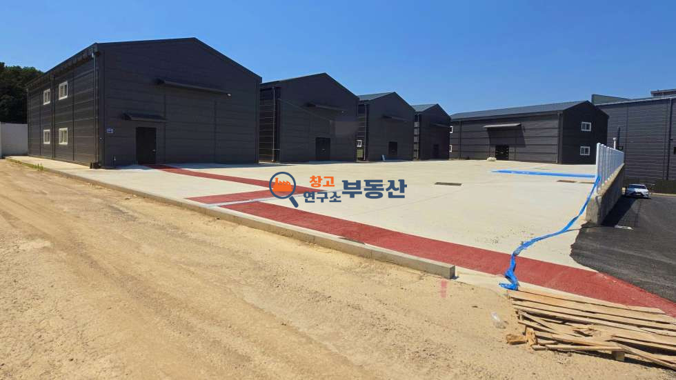 경기 파주시 하지석동 #239평(60평 총4동) #2종근생 #신축 #대형마당 #내부화장실 #40ft #즉시입주 #자유로5분 #층고높 월세 매물번호 15824 사진 1