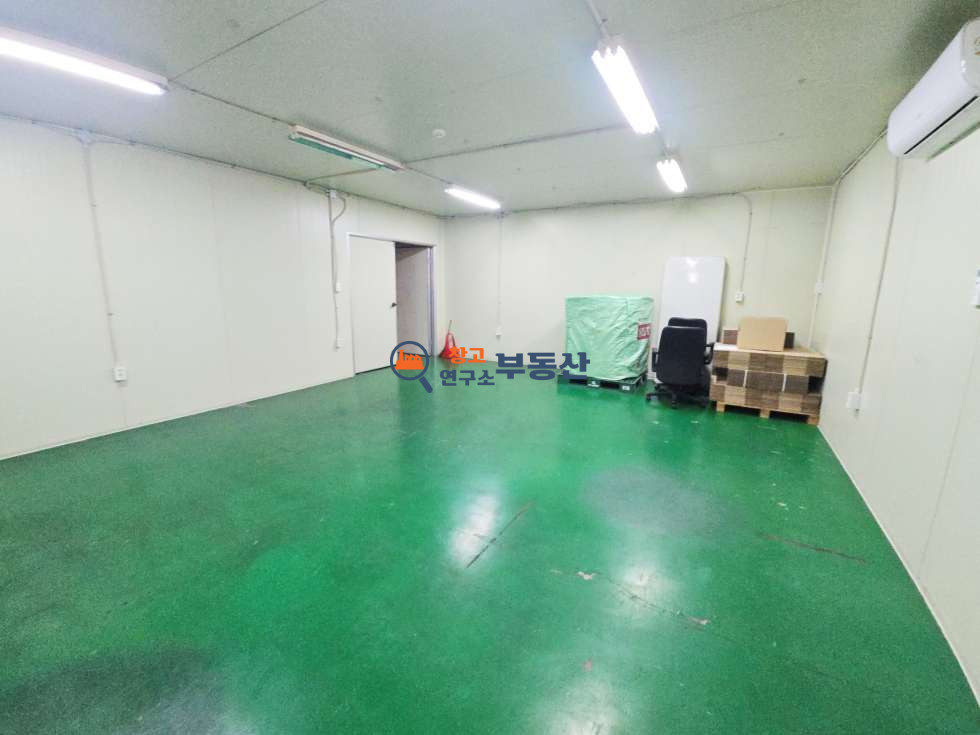 경기 파주시 신촌동 #약20평 #공장 #화물리프트 #5톤진입 #저렴한임대료 #에어컨완비 #사무실추천 월세 매물번호 17869 사진 4