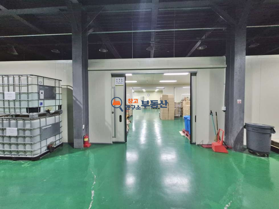 경기 파주시 파주읍 파주리 #토977평 #평당307 #공장 #건711평 #가설300평 #전기승압 매매 매물번호 17901 사진 17