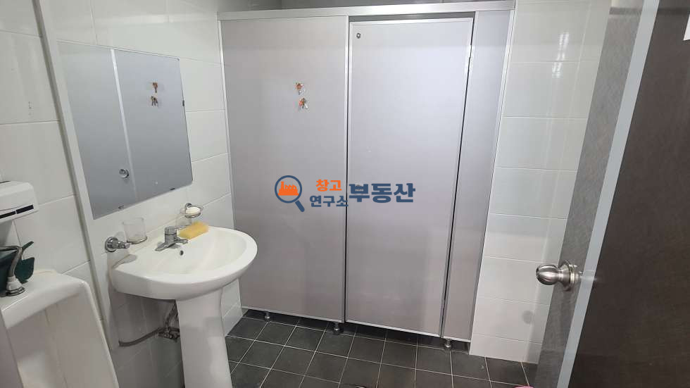 경기 파주시 오도동 #144평 #공장 #준신축 #저렴임대료 #내부화장실 #대형차량진출입 월세 매물번호 16429 사진 8