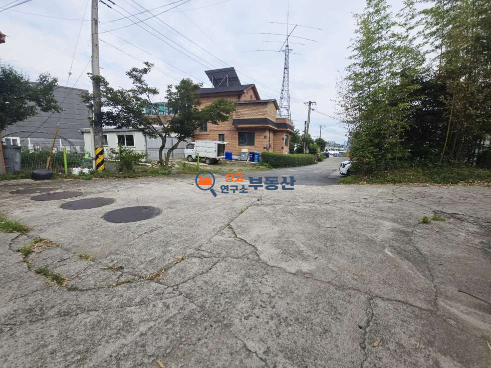 경기 고양일산서구 가좌동 #55평 #2종제조 #단독마당 #내부사무실 #층고6.6M #대형차 월세 매물번호 17936 사진 9
