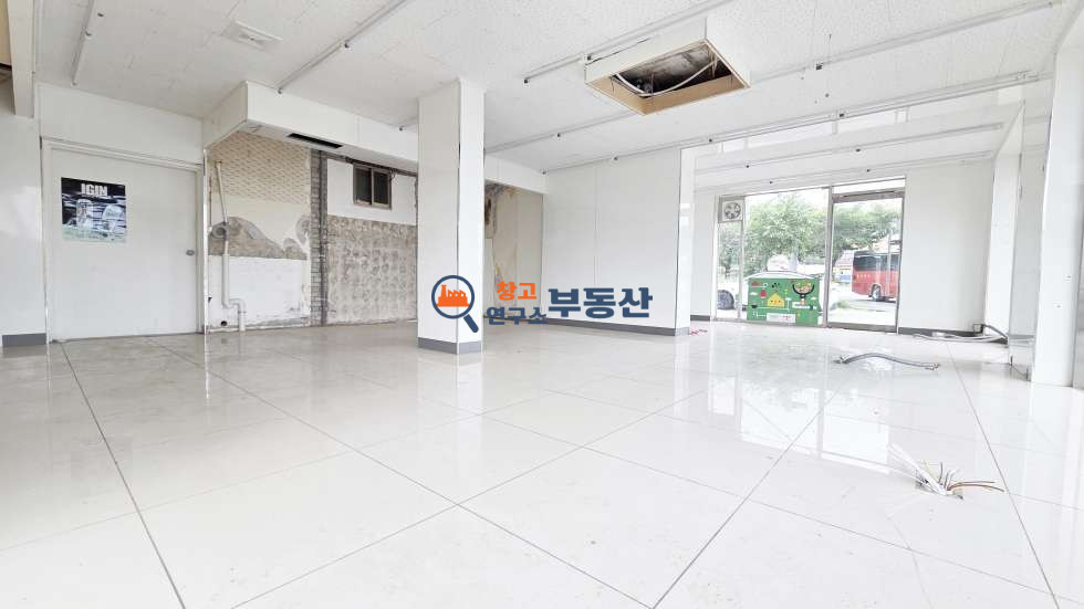 경기 파주시 월롱면 덕은리 #상가 사무실 #20평 #즉시입주 #무권리 #엘지로 #사거리 #광고효과 #주차편리 #월롱IC 월세 매물번호 17957 사진 3