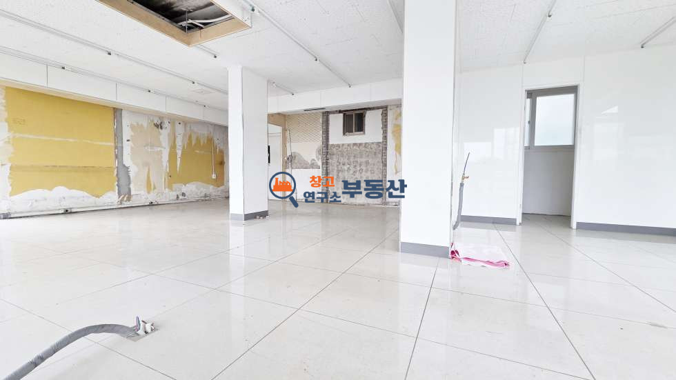 경기 파주시 월롱면 덕은리 #상가 사무실 #20평 #즉시입주 #무권리 #엘지로 #사거리 #광고효과 #주차편리 #월롱IC 월세 매물번호 17957 사진 5