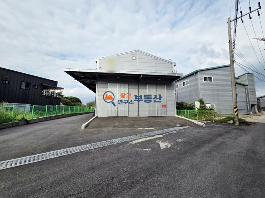 경기 파주시 조리읍 능안리 #89평 #공장 #내부렉설비 #높은층고 #즉시입주 #준신축급 #40FT트레일러 월세 매물번호 17977 사진 1