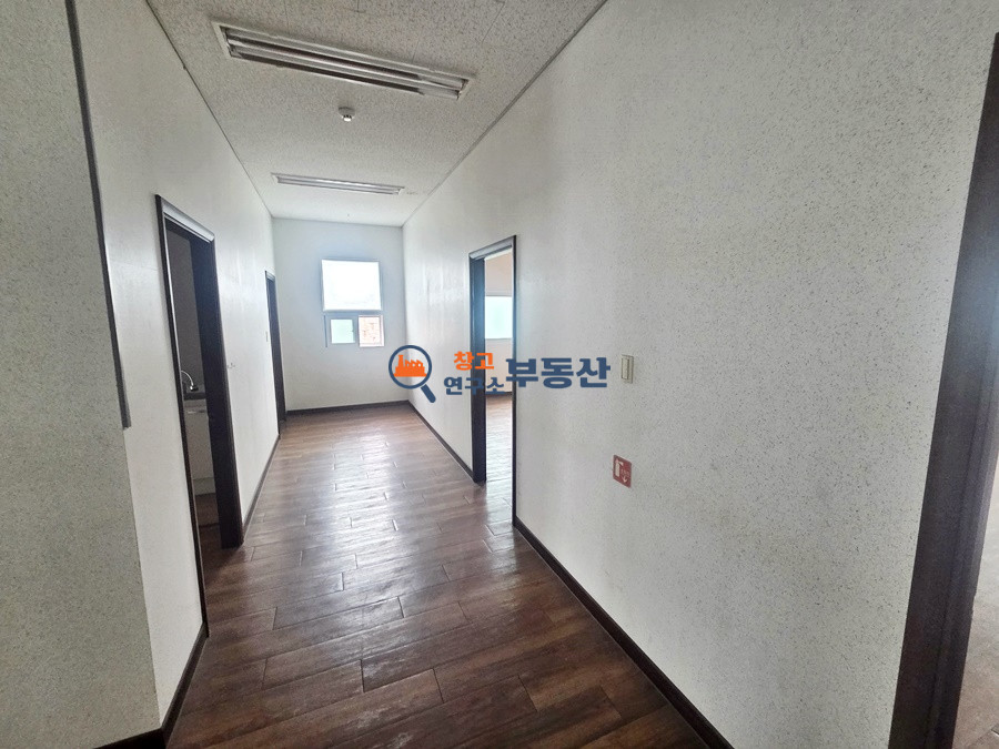 경기 파주시 파주읍 부곡리 #343평 #공장 #1,2층구조 #화물E/V #대형단독마당 #즉시입주 월세 매물번호 17984 사진 9