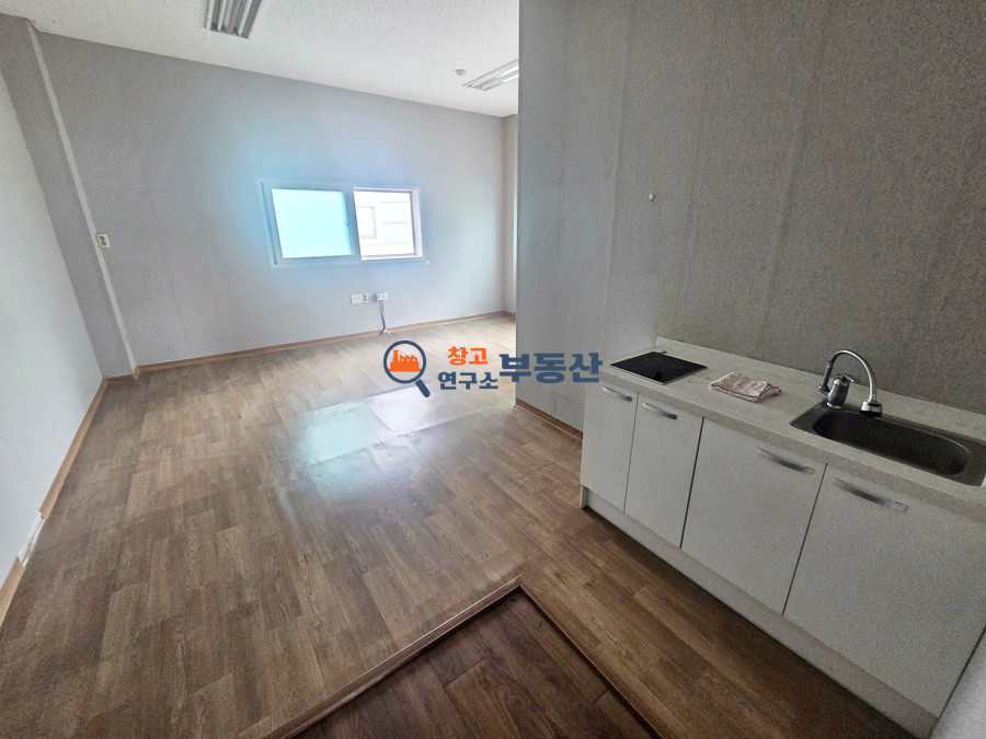 경기 파주시 파주읍 부곡리 #343평 #공장 #1,2층구조 #화물E/V #대형단독마당 #즉시입주 월세 매물번호 17984 사진 10