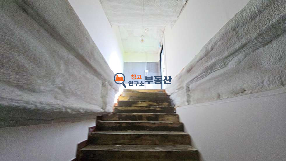 경기 파주시 탄현면 대동리 #273평#2종근생#총3층#(지하 60평+1층 90평+2층 124평 ) #도로접 #40ft가능 #즉시입주 #노출굿 #상업시설 추천 월세 매물번호 16491 사진 13