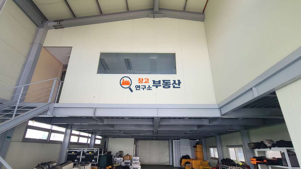 경기 고양일산서구 덕이동 #107평 #창고시설 #1층56평+2층51평 #즉시입주 #내부사무실 #복층 #내부화장실 #즉시입주 #장산가좌IC 월세 매물번호 16229 사진 4