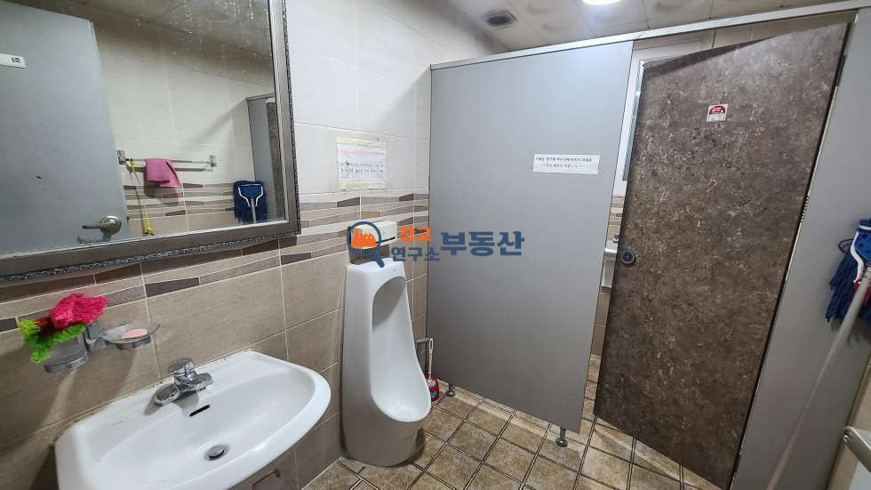 경기 고양일산서구 덕이동 #100평 #공장 #1층부분임대 #도로변 #전기200kW #인쇄공장 강추 #주차여유 #내부사무실 #직관 월세 매물번호 16823 사진 8