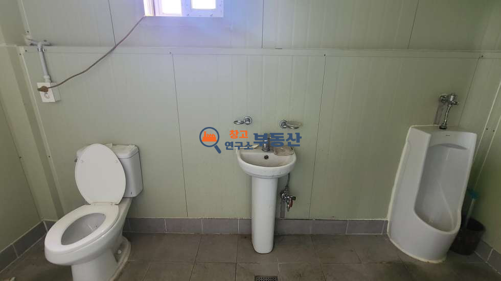 경기 고양일산서구 구산동 #60평 #공장 #농림지역 #즉시입주 #올수리 #구산IC #내부사무실 #내부화장실 월세 매물번호 16078 사진 5