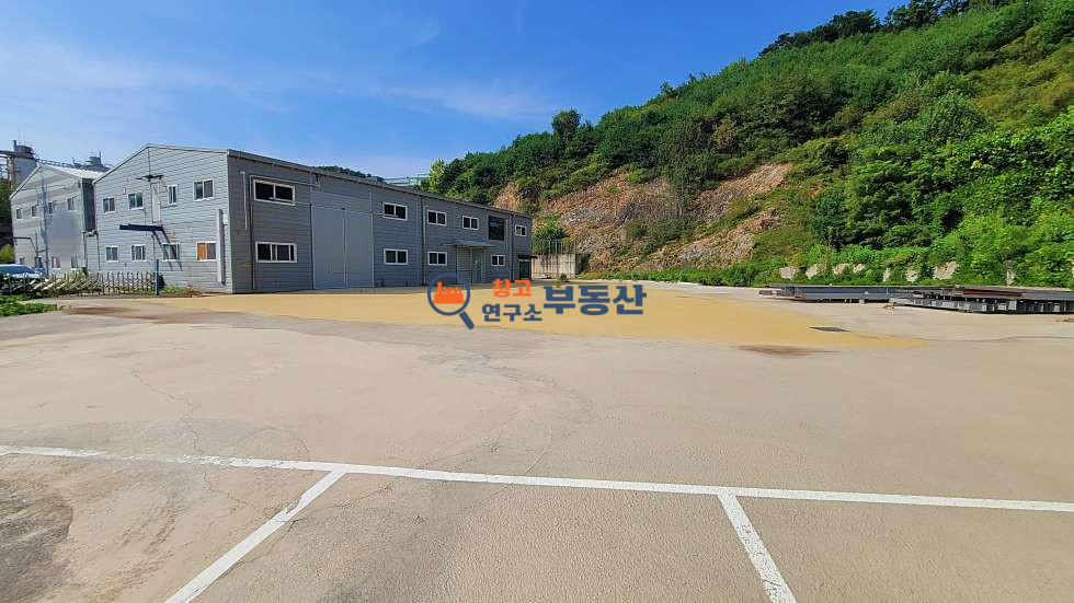 경기 파주시 탄현면 금산리 #393평 #공장 #대형단독마당 #층고높 #민원無 #40ft가능 #내부사무실 #즉시입주 #성동ic5분 월세 매물번호 16348 사진 4