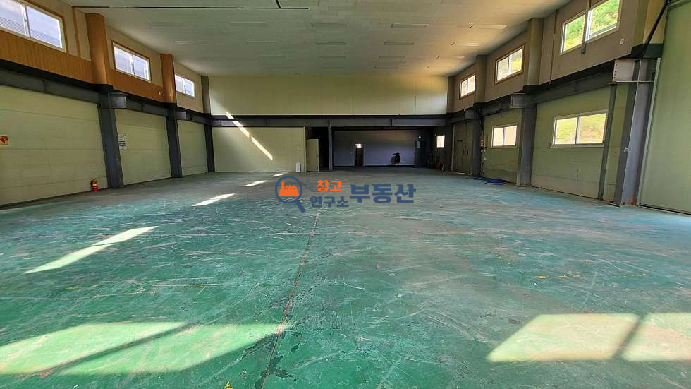 경기 파주시 탄현면 금산리 #393평 #공장 #대형단독마당 #층고높 #민원無 #40ft가능 #내부사무실 #즉시입주 #성동ic5분 월세 매물번호 16348 사진 6