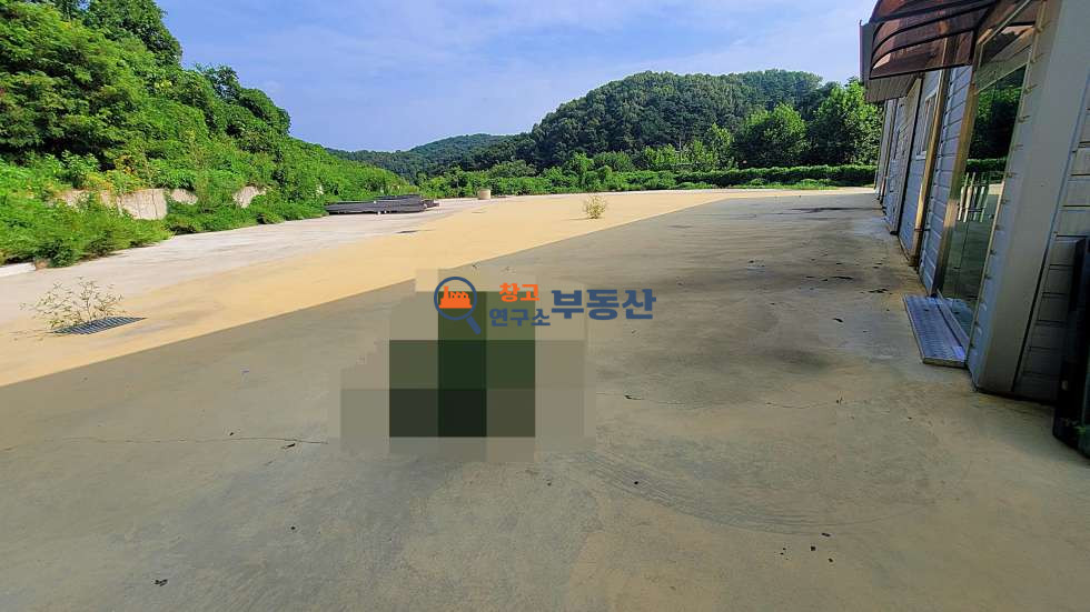 경기 파주시 탄현면 금산리 #393평 #공장 #대형단독마당 #층고높 #민원無 #40ft가능 #내부사무실 #즉시입주 #성동ic5분 월세 매물번호 16348 사진 9