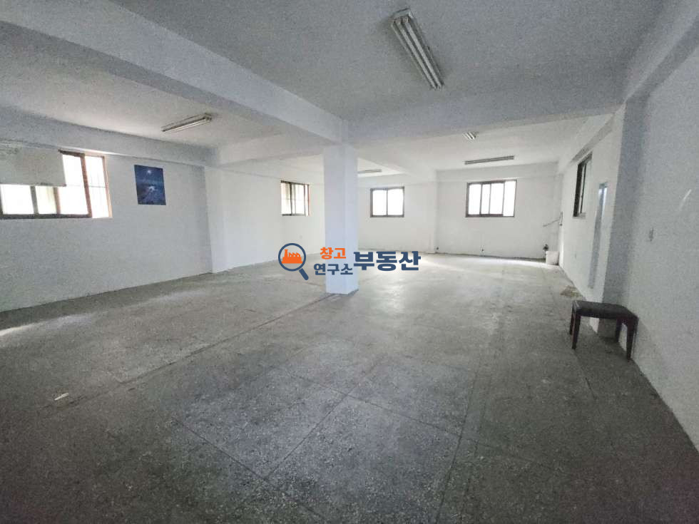 경기 고양일산동구 장항동 #32평 #2종근생 #1층32평 #지하8평 무상사용 #즉시입주 #가성비 월세 매물번호 18135 사진 2