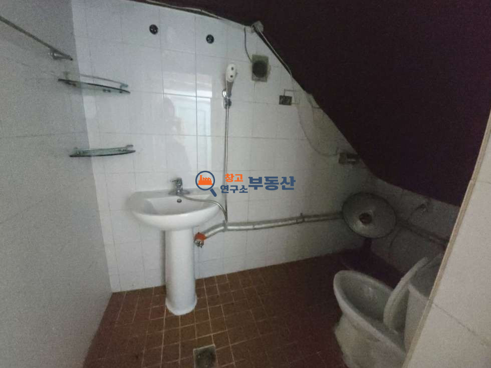 경기 고양일산동구 장항동 #32평 #2종근생 #1층32평 #지하8평 무상사용 #즉시입주 #가성비 월세 매물번호 18135 사진 4