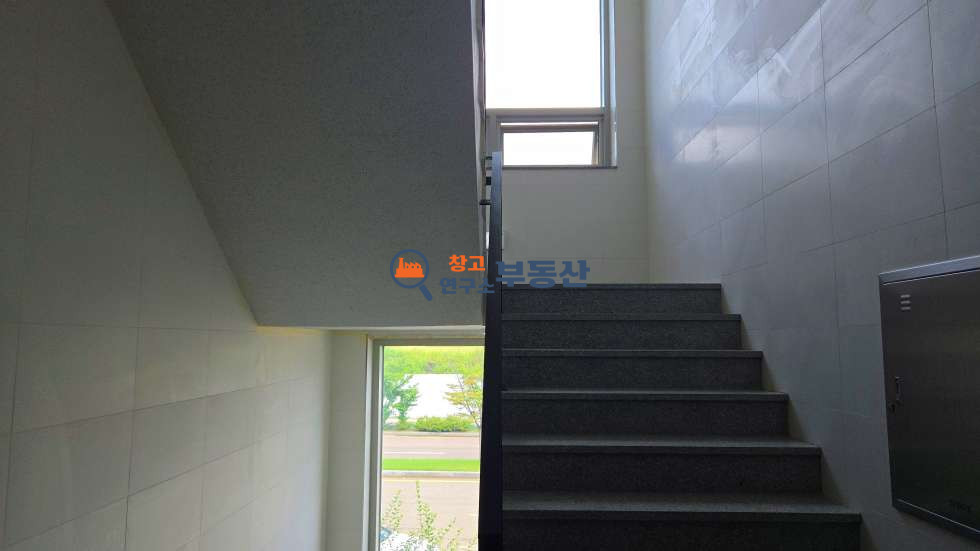 경기 고양일산동구 장항동 #1,2종근생매매 #대지205평 #3층상가시설 #사옥추천 #1종주거 #평당2575 #단독주차장 매매 매물번호 16167 사진 5
