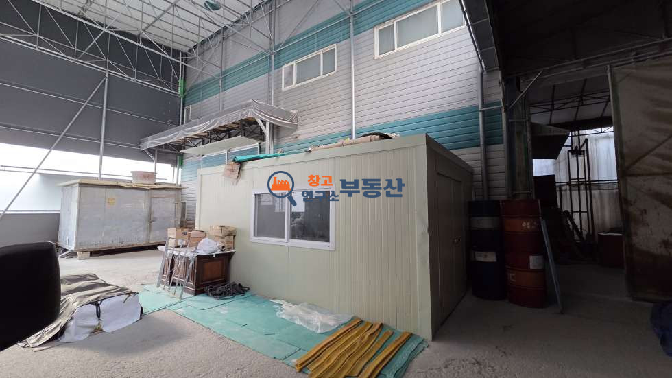 경기 파주시 탄현면 금산리 #연196평 #공장 #134평+62평 #가설천막 #직원숙소 #전기승압 #내부사무실 #사옥추천 월세 매물번호 17405 사진 9
