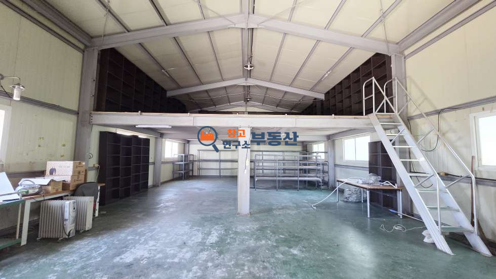 경기 파주시 산남동 #35평 #창고시설 #복층구조 #즉시입주 #컨테이너사무실 #가설천막 #탑골IC 3분 월세 매물번호 18156 사진 2