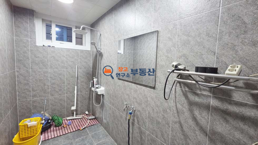 경기 파주시 맥금동 #120평 #2종제조 #준신축 #대형차량 #1층60평+2층60평 #내부사무실 #구분화장실 # 월세 매물번호 18192 사진 8