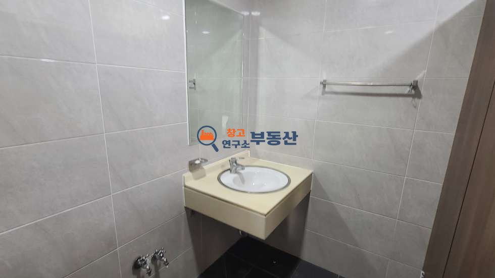 경기 고양일산서구 덕이동 #연300평 #1층150평+2층150평 #도심가 #광고효과 #가구단지 월세 매물번호 16664 사진 3
