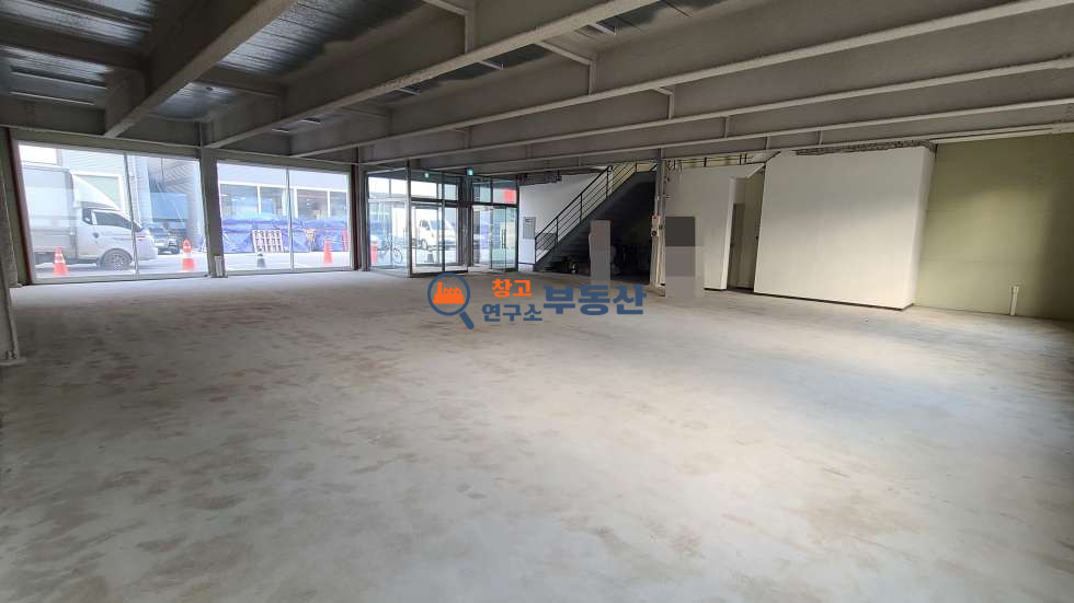 경기 고양일산서구 덕이동 #연300평 #1층150평+2층150평 #도심가 #광고효과 #가구단지 월세 매물번호 16664 사진 4