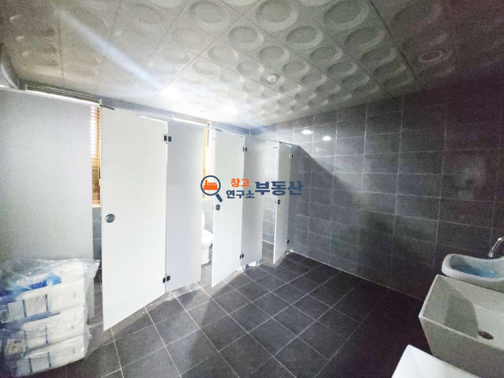 경기 파주시 파주읍 부곡리 #공장임대 #대7474평 #건1656평+가설1100평 #렉사용 #준신축 #3층사무동 #전기200#층고12 #도크시설 #2차선접 #대형차가능 월세 매물번호 18195 사진 19