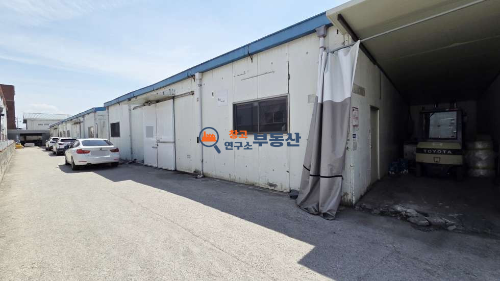 경기 고양일산동구 장항동 #58평 #창고 #동간사이 추가가설8평 #전기65kW #복층사무실 #신평IC 3분 #즉시입주 월세 매물번호 17583 사진 1