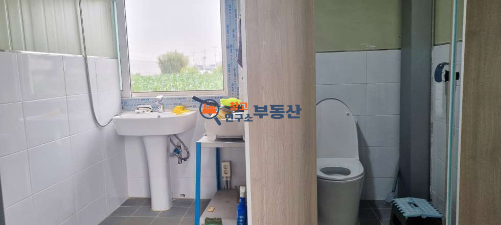 경기 고양일산동구 장항동 #44평 #농림지역 #도로변 #내부화장실 월세 매물번호 18240 사진 4