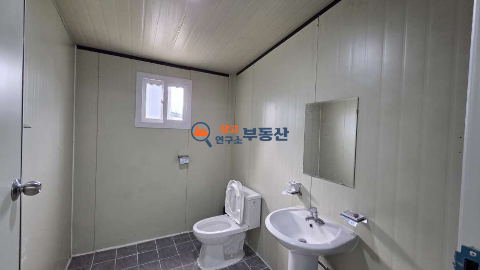 경기 고양일산서구 덕이동 #107평 #2종근생 #리모델링 #내부사무실 #신축급 #대형차량 #즉시입주 #구분화장실 #탑골IC 6분 월세 매물번호 18227 사진 8