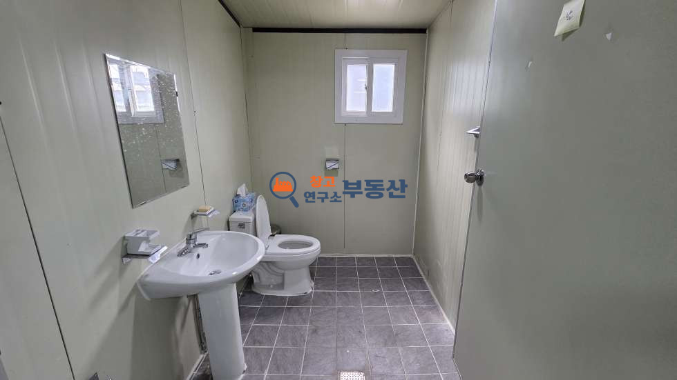 경기 고양일산서구 덕이동 #107평 #2종근생 #리모델링 #내부사무실 #신축급 #대형차량 #즉시입주 #구분화장실 #탑골IC 6분 월세 매물번호 18227 사진 9