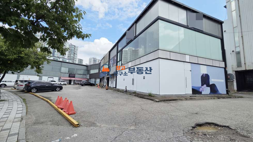 경기 고양일산서구 덕이동 #120평 #판매시설 #1층60평+2층60평 #대중교통 #빠른입주 #시스템에어컨 #직관연결 #용도변경가능 월세 매물번호 18218 사진 1