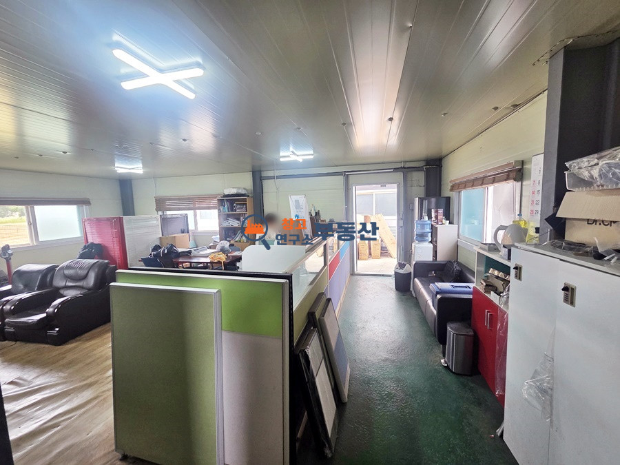 경기 고양일산동구 식사동 #102평 #53+49평 #내부사무실 #도심권 #외부천막 월세 매물번호 17847 사진 5