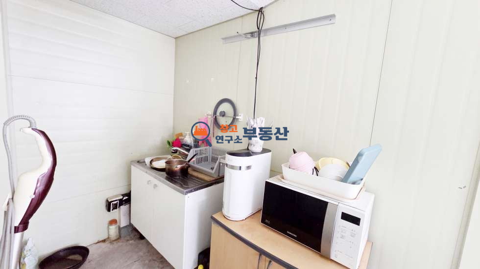 경기 파주시 법원읍 웅담리 #토지1008평 #연251평 #공장 #계획관리 #대형마당 #입주가능 #전기증설 #내부사무실 #컨디션굿 #평당129만 #법원IC 매매 매물번호 17821 사진 9