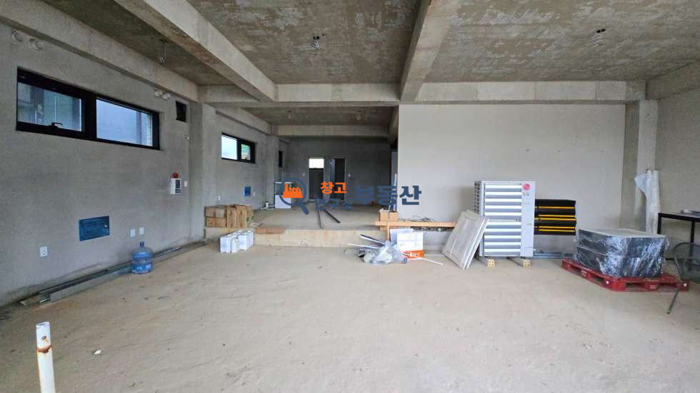 경기 고양덕양구 대장동 #115평 #총2층(56+58) #1종근생 #2차선변 #자유로인접 #내부화장실 #즉시입주 #신축 월세 매물번호 15716 사진 2