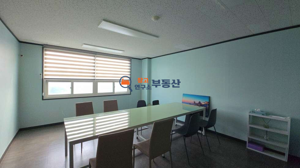 경기 고양일산서구 법곳동 #244평 #(122+122평)#2종근생#대형마당 #40FT가능 #사옥추천 #내부사무실 #내부화장실 #자유로인접 월세 매물번호 15872 사진 11