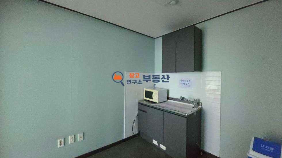 경기 고양일산서구 법곳동 #244평 #(122+122평)#2종근생#대형마당 #40FT가능 #사옥추천 #내부사무실 #내부화장실 #자유로인접 월세 매물번호 15872 사진 12